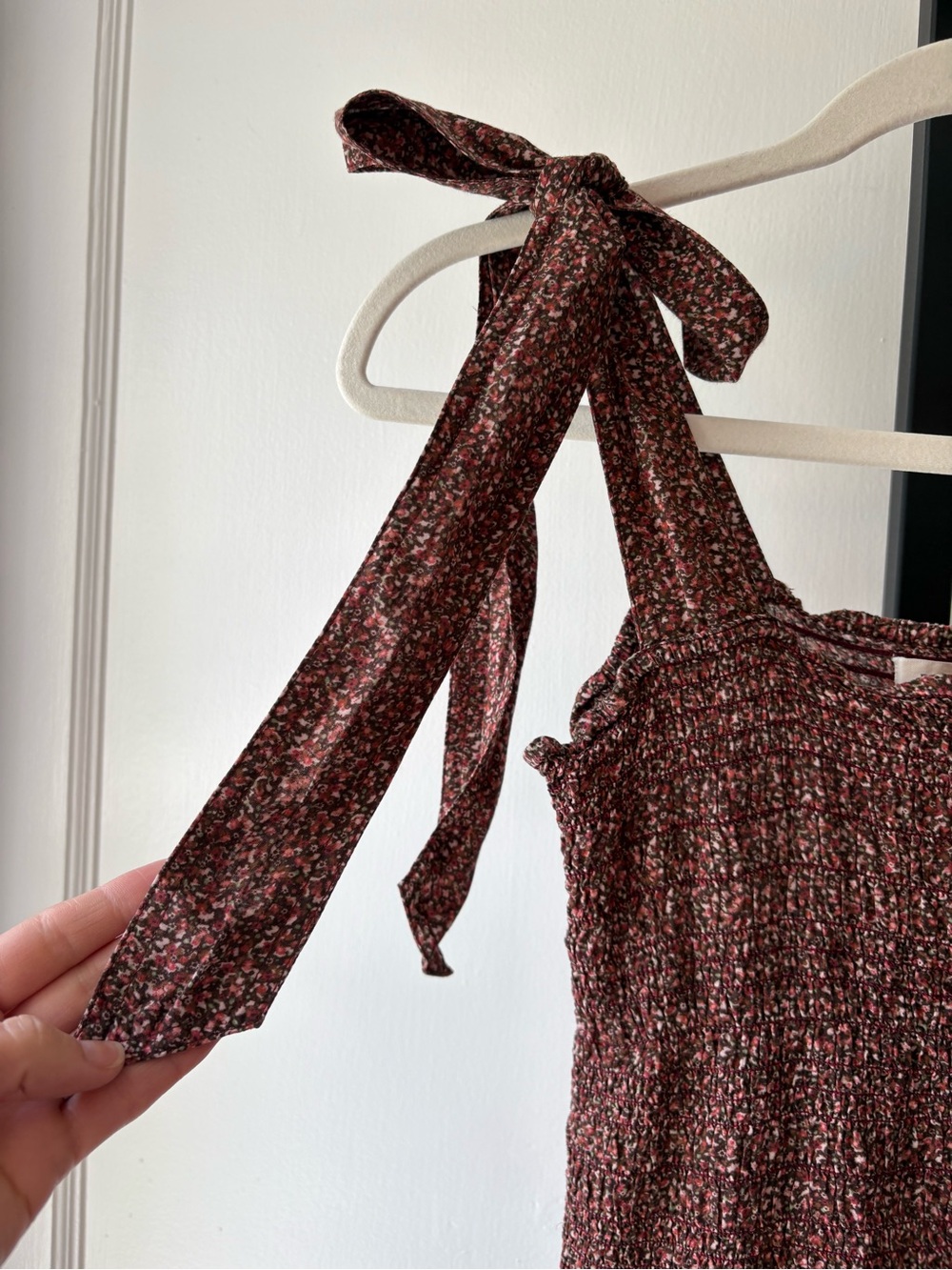 Doen | Smocked Tie-Shoulder Midi Dress | Floral | Medium - Picture 5 of 12